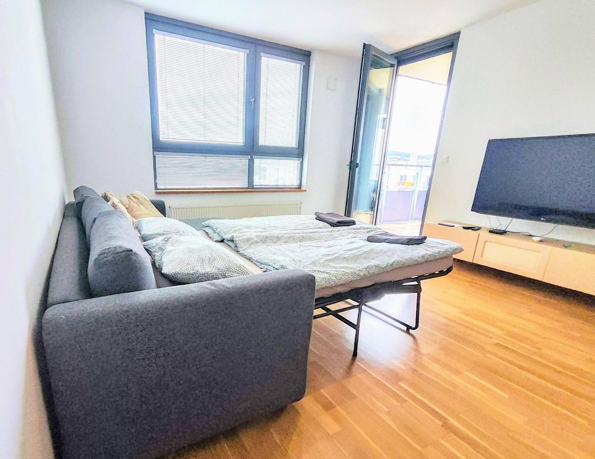 Mills - Free Parking - Balcony With City View - Close To Nivy Mall Братислава Екстер'єр фото